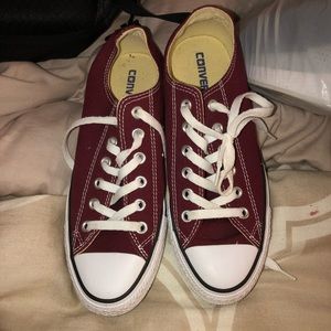 Maroon Converse (Unisex) Womens 8 Mens 6 Low top